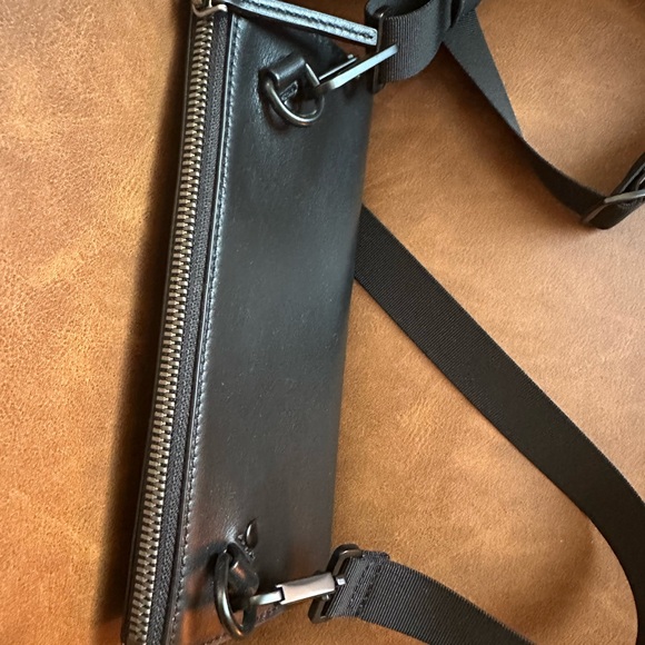 NWOT Grams(28) Wallet Crossbody Bag - Picture 5 of 10